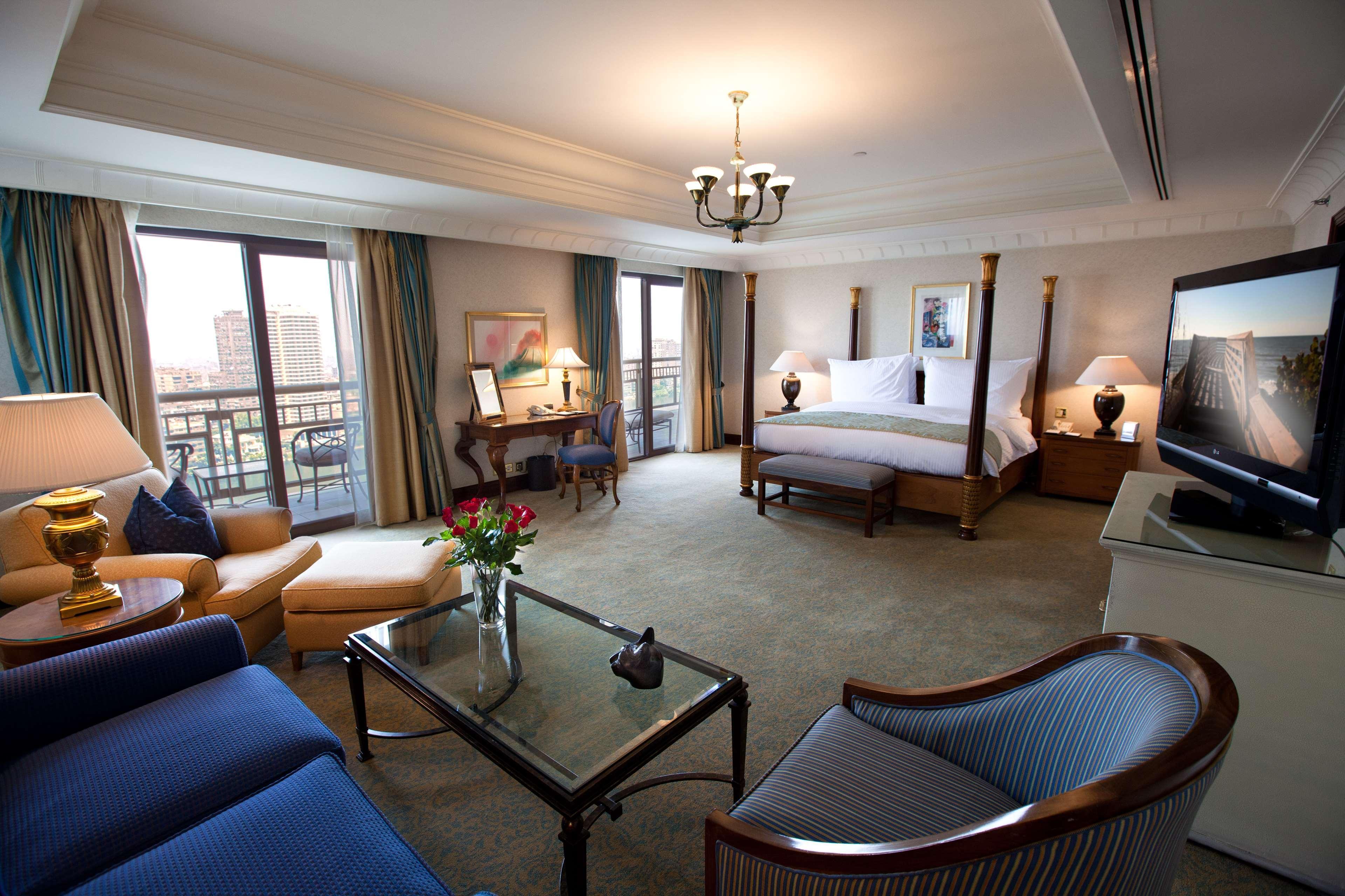 Hotel Sofitel Cairo Downtown Nile Exteriér fotografie A suite at the hotel
