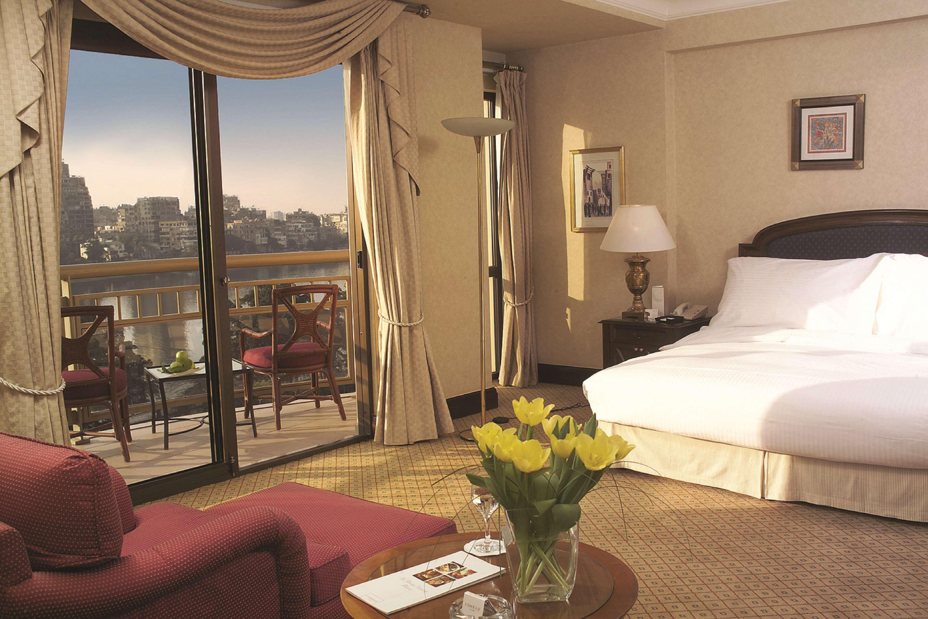 Hotel Sofitel Cairo Downtown Nile Exteriér fotografie A room at the Four Seasons Hotel, Cairo