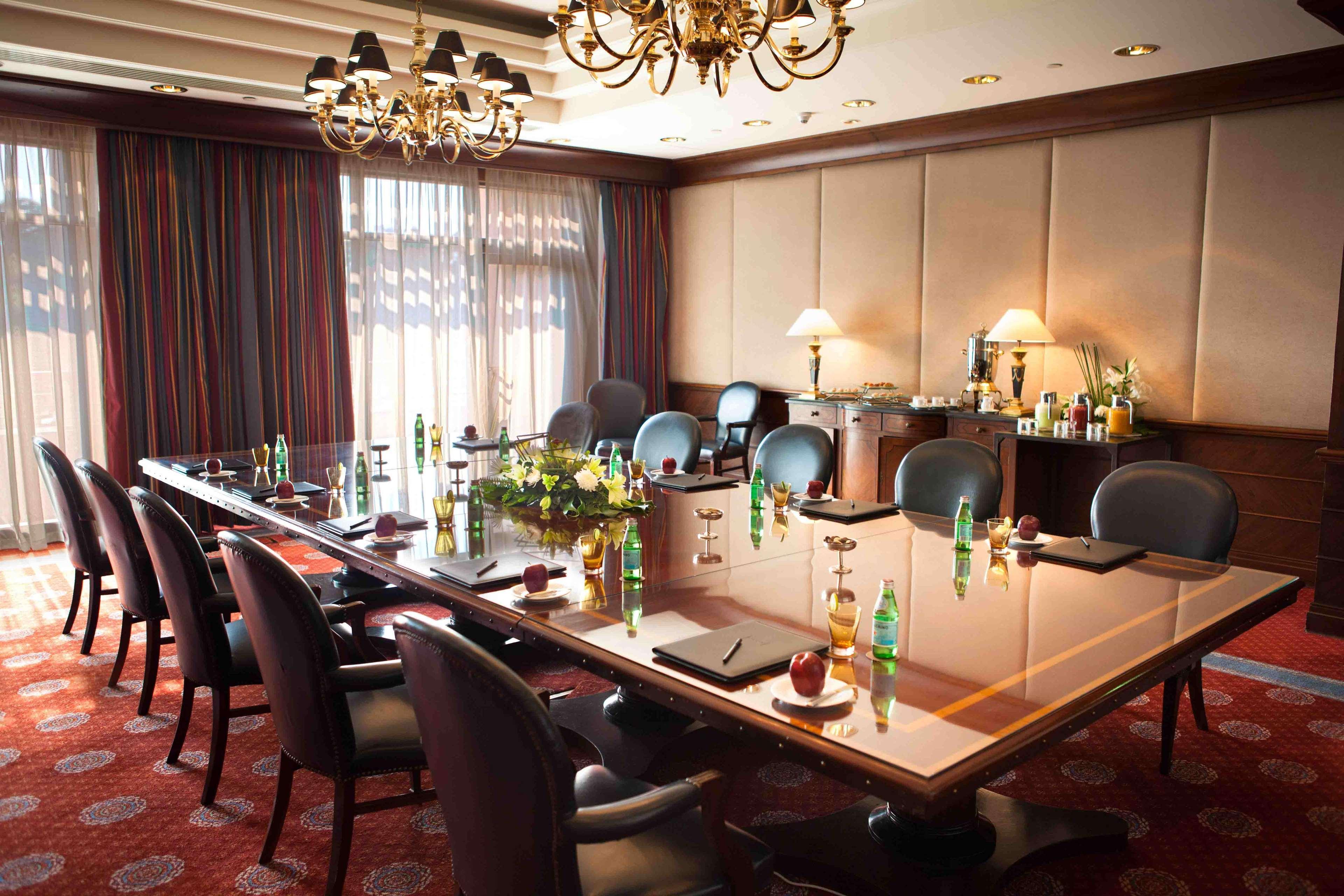 Hotel Sofitel Cairo Downtown Nile Zařízení fotografie The boardroom at the hotel