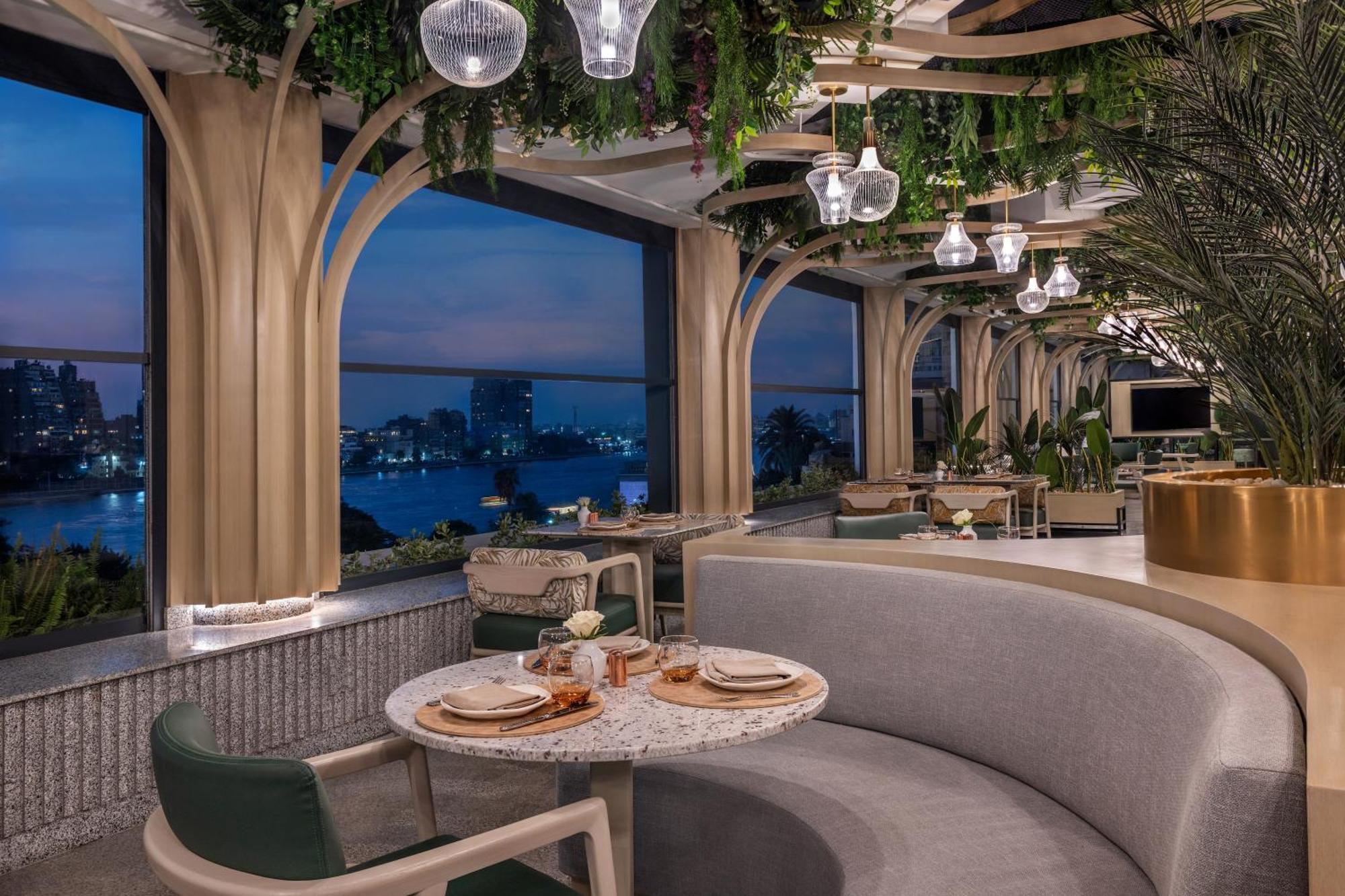 Hotel Sofitel Cairo Downtown Nile Exteriér fotografie The interior of the restaurant
