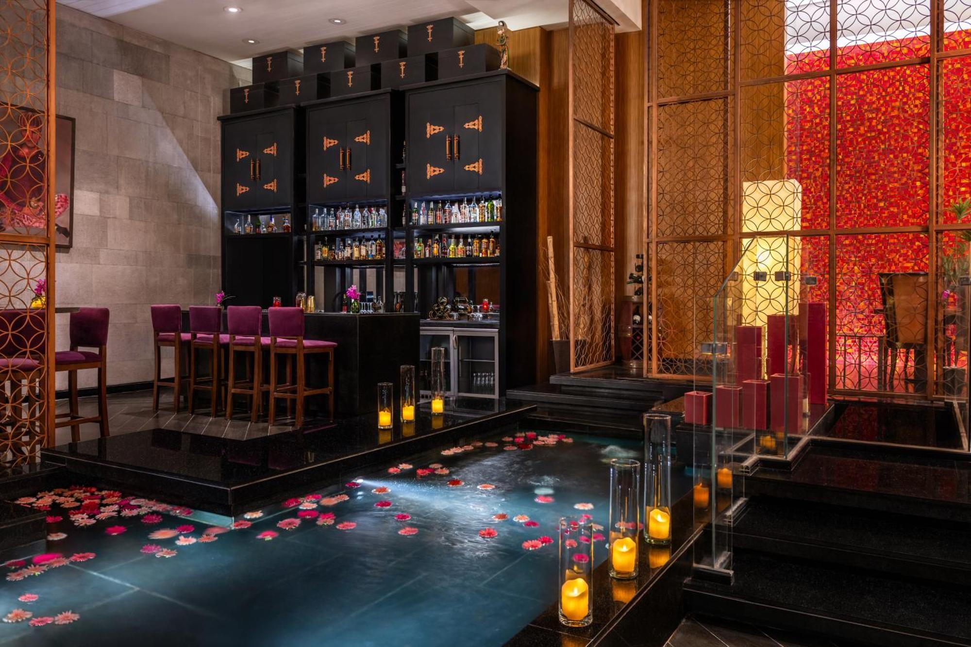Hotel Sofitel Cairo Downtown Nile Exteriér fotografie The bar at the Taj Mahal Palace