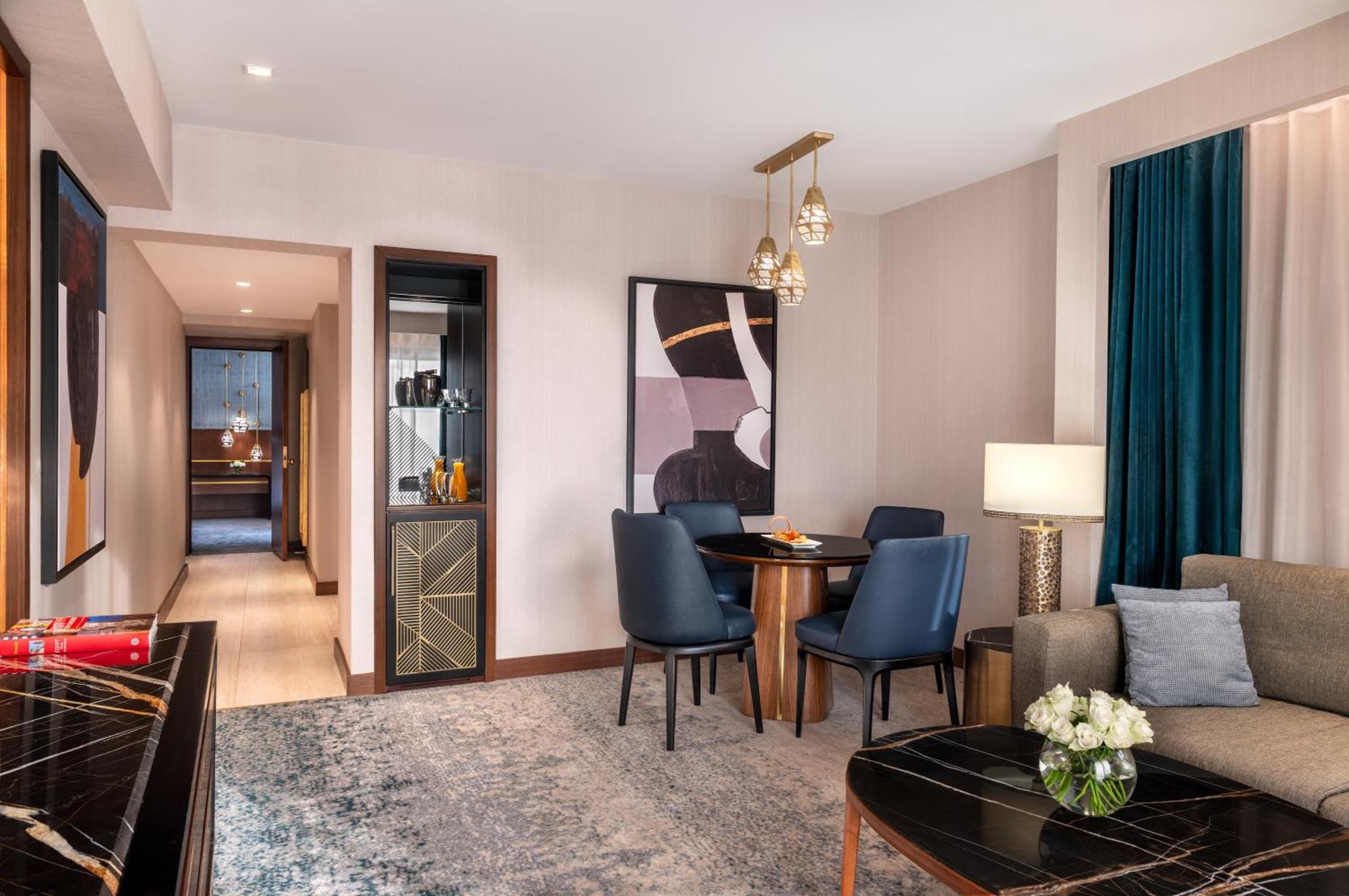 Hotel Sofitel Cairo Downtown Nile Exteriér fotografie A suite at the hotel