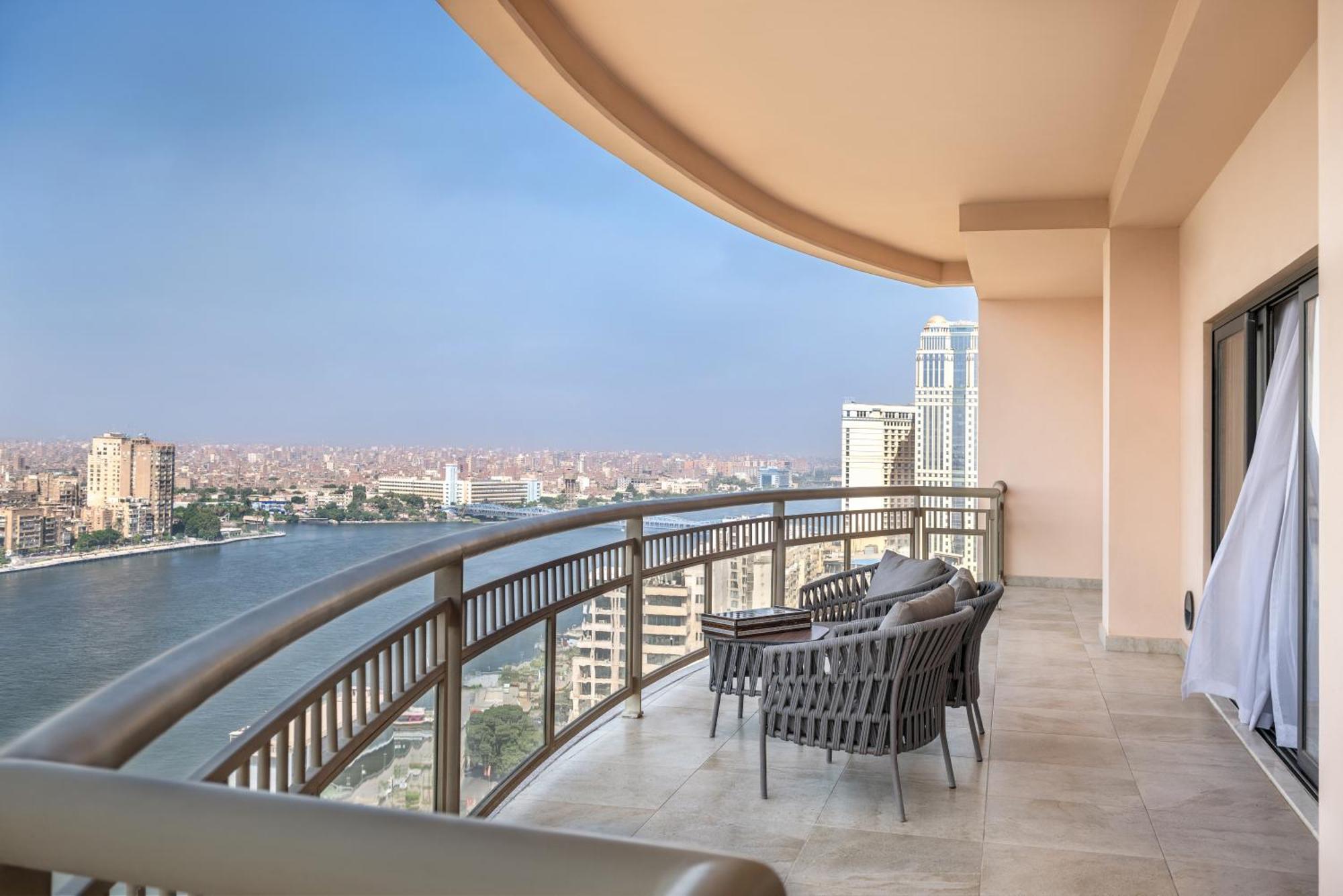 Hotel Sofitel Cairo Downtown Nile Exteriér fotografie View from a suite